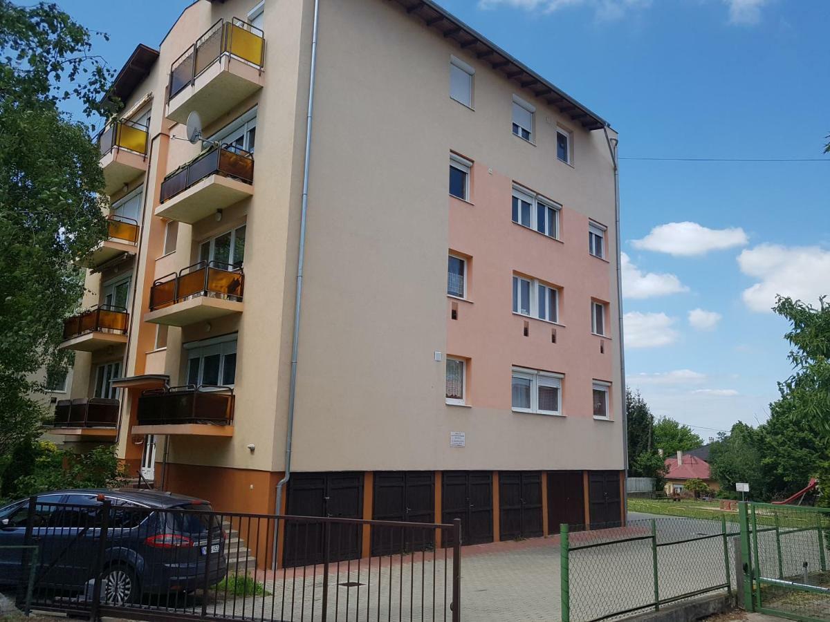 Bazsi Apartman Шиофок Экстерьер фото